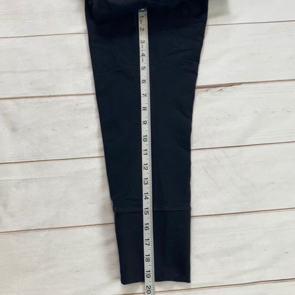 ❌SOLD❌Athleta Black Mind Over Mat Capri Leggings - Picture 12 of 12